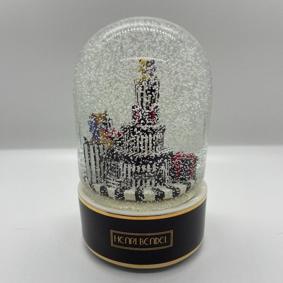henri bendel Dog Shopping Bag and Gift Boxes snow globe - Picture 2 of 8